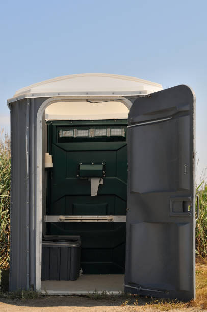 Porta potty delivery and setup in Castle Pines Village, CO